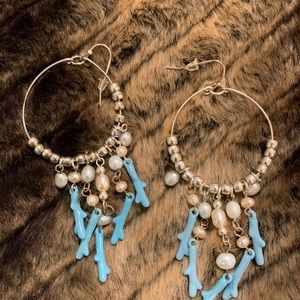 💜💜💜 3/$30 Beautiful, dangle, blue earrings! #A316